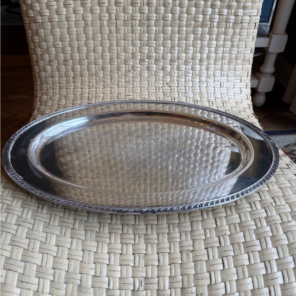 Elegant Silver Oval Serving Tray New Amsterdam silver Company EPNS